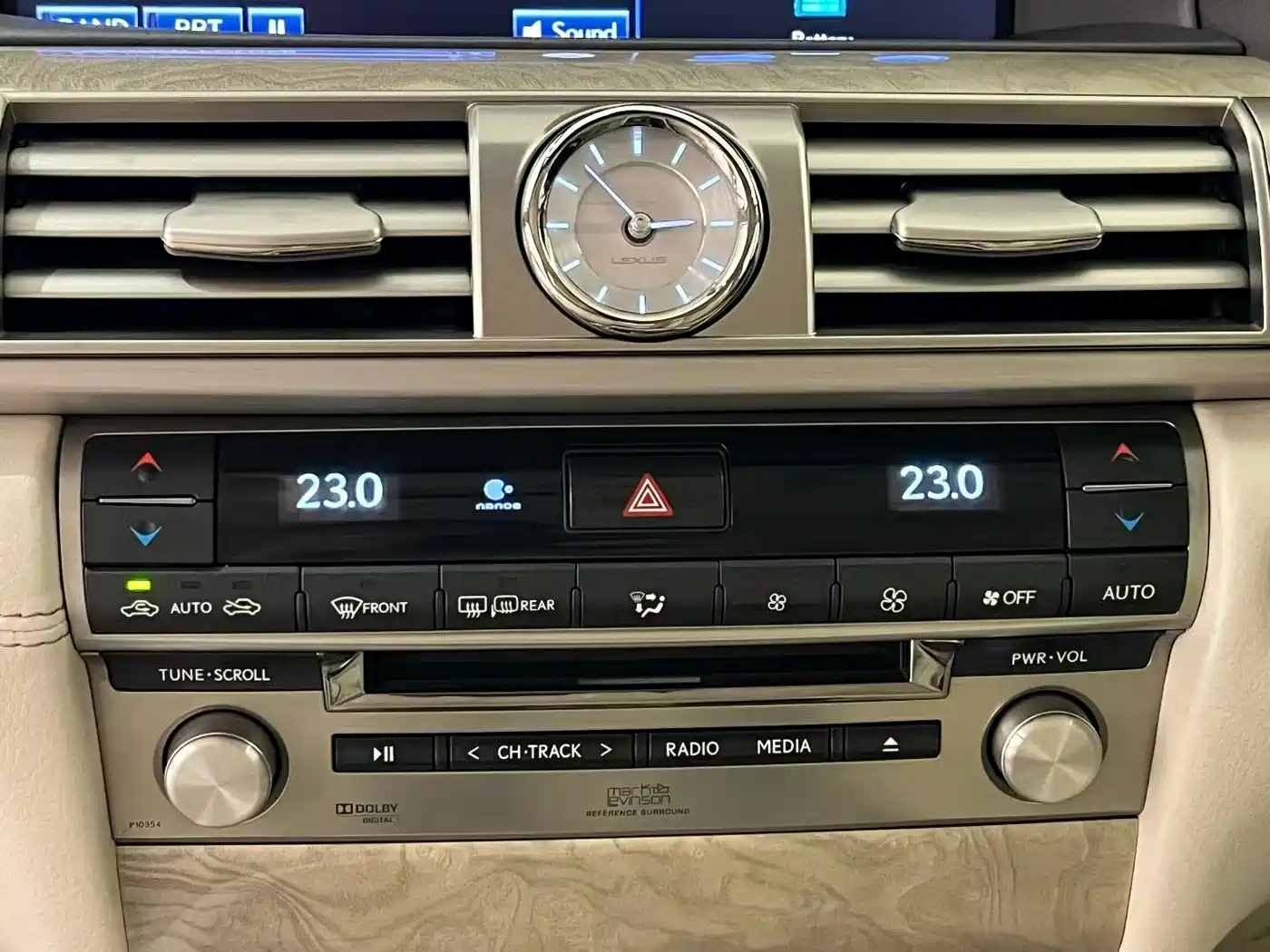 Lexus LS 2013 600hL фото 9