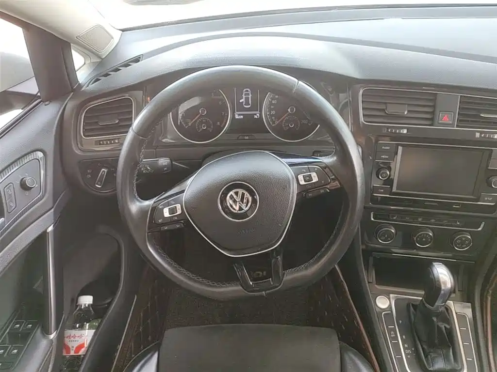 Volkswagen Golf 2018 230TSI Automatic Luxury фото 11