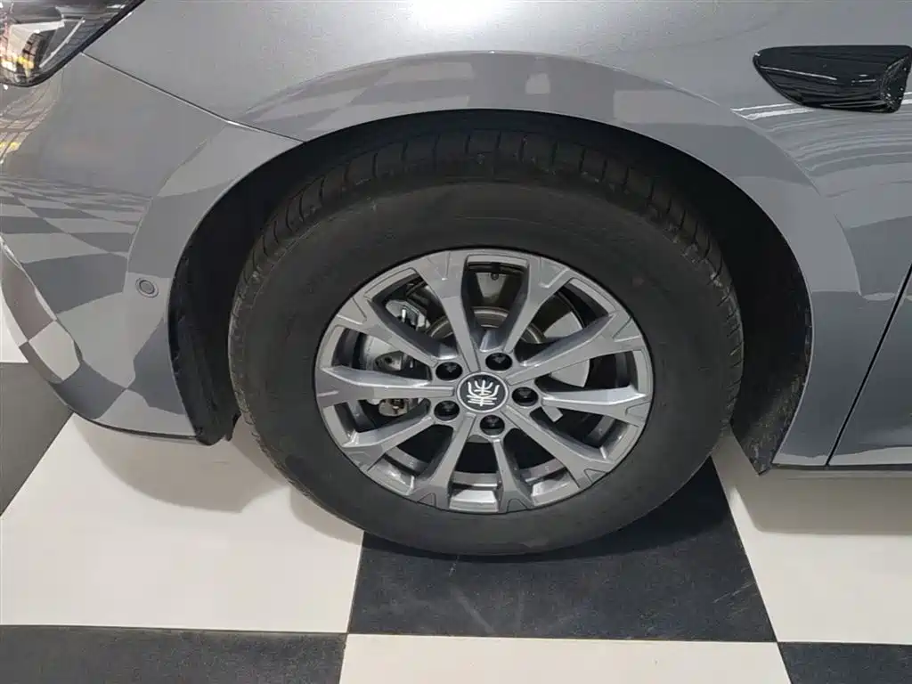 BYD Qin L 2025 DM-i Smart Drive Edition 80KM Leading фото 25