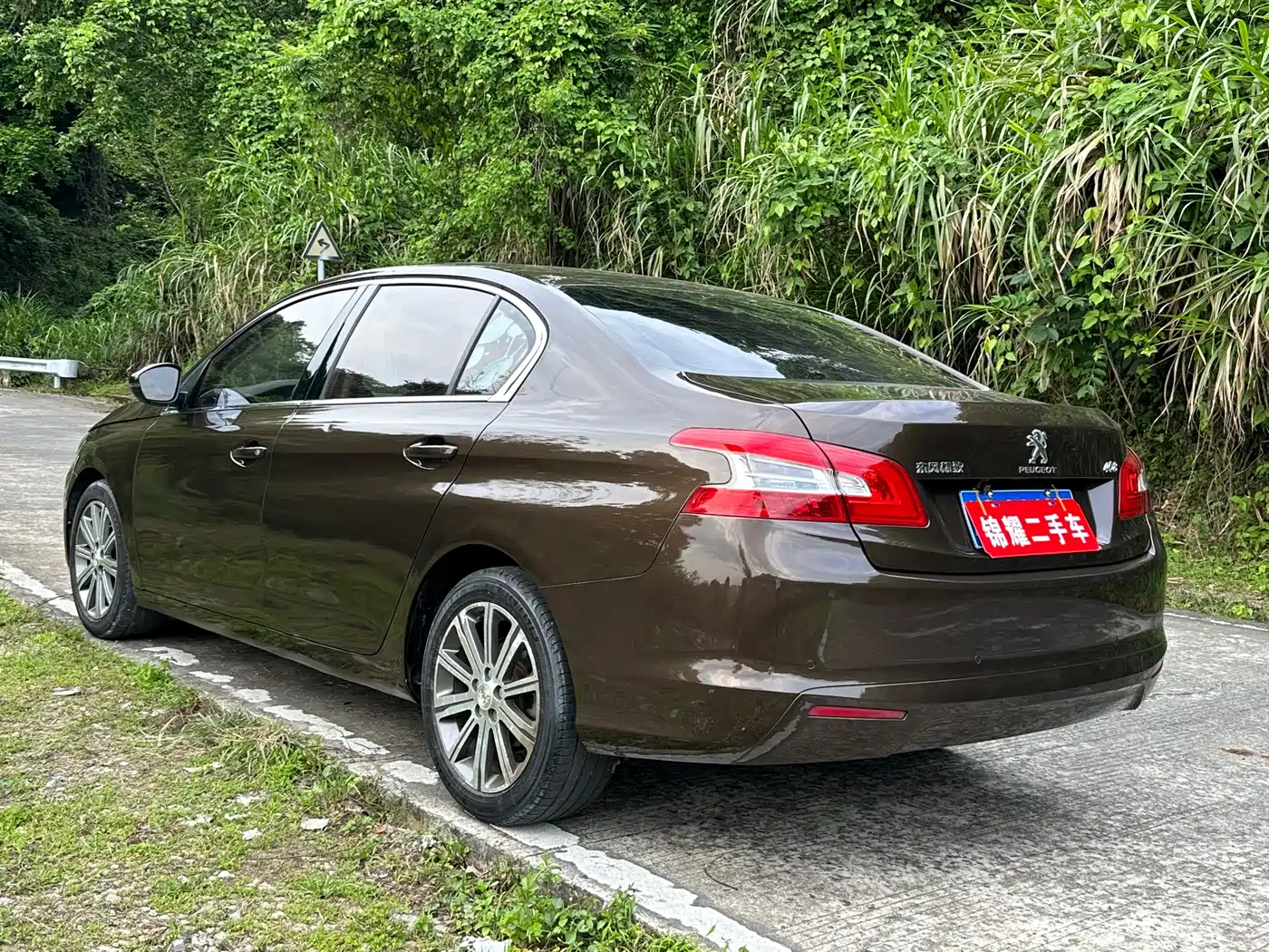 Peugeot 408 2014 1.8L Automatic Luxury Edition фото 11