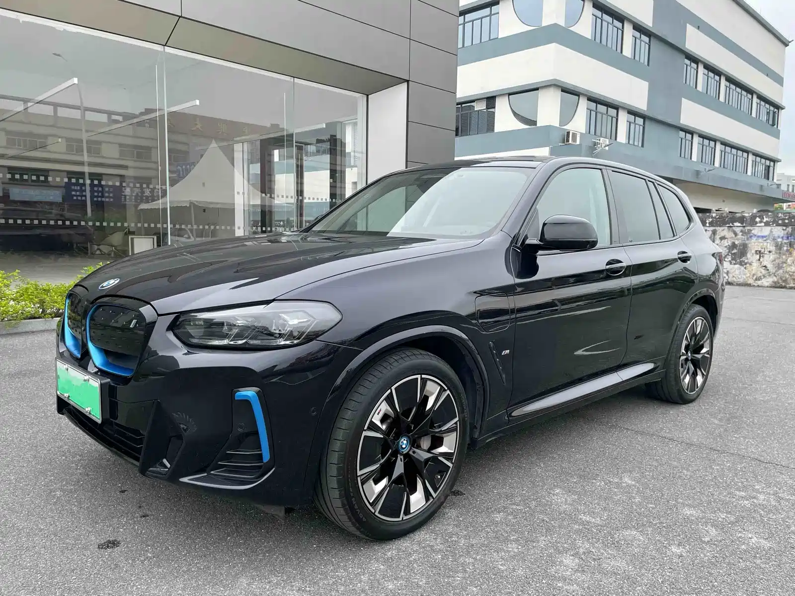 Фото 1 - BMW iX3