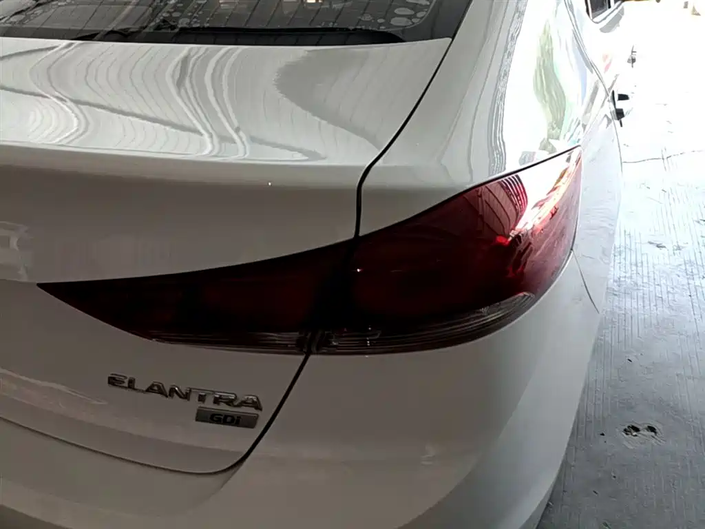 Hyundai Elantra 2016 Model 1.6L Automatic Smart Elite фото 8