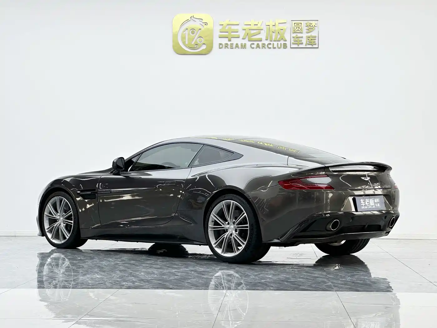 Aston Martin Vanquish 2016 2013 6.0L Standard