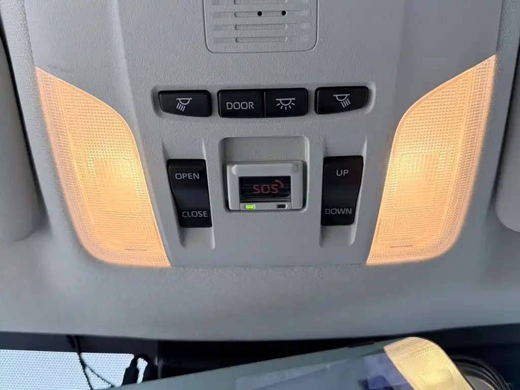 Toyota Corolla 2021 TNGA 1.5L CVT Elite Edition фото 13