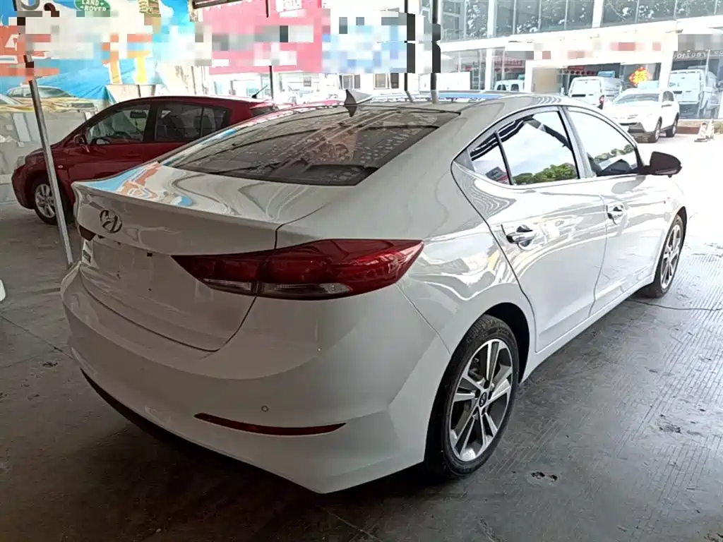 Hyundai Elantra 2016 Model 1.6L Automatic Smart Elite фото 7