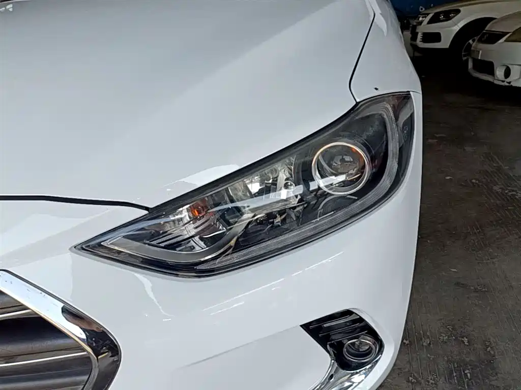 Hyundai Elantra 2016 Model 1.6L Automatic Smart Elite фото 24