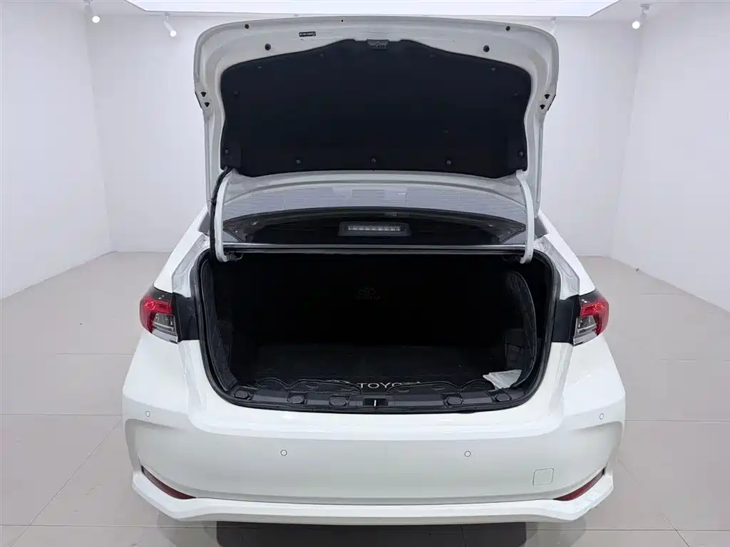 Toyota Corolla 2021 TNGA 1.5L CVT Elite Edition фото 14
