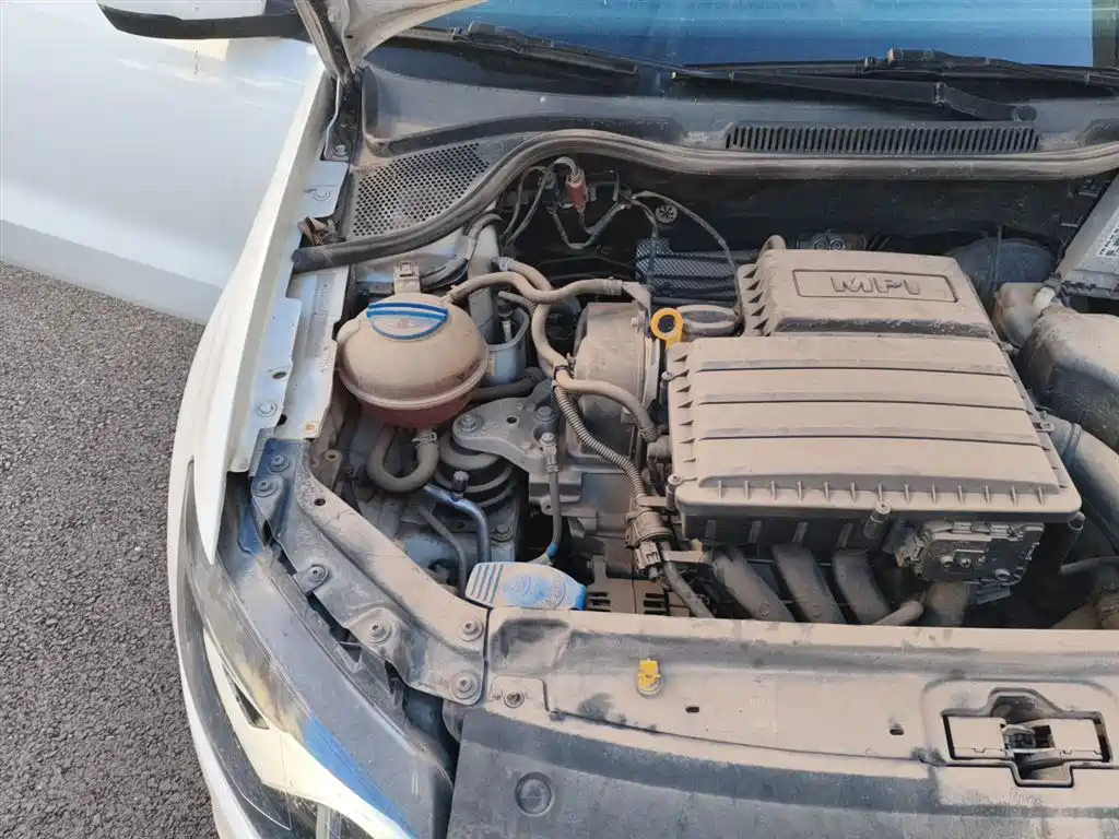 Volkswagen Polo 2016 1.4L Automatic Trend фото 22