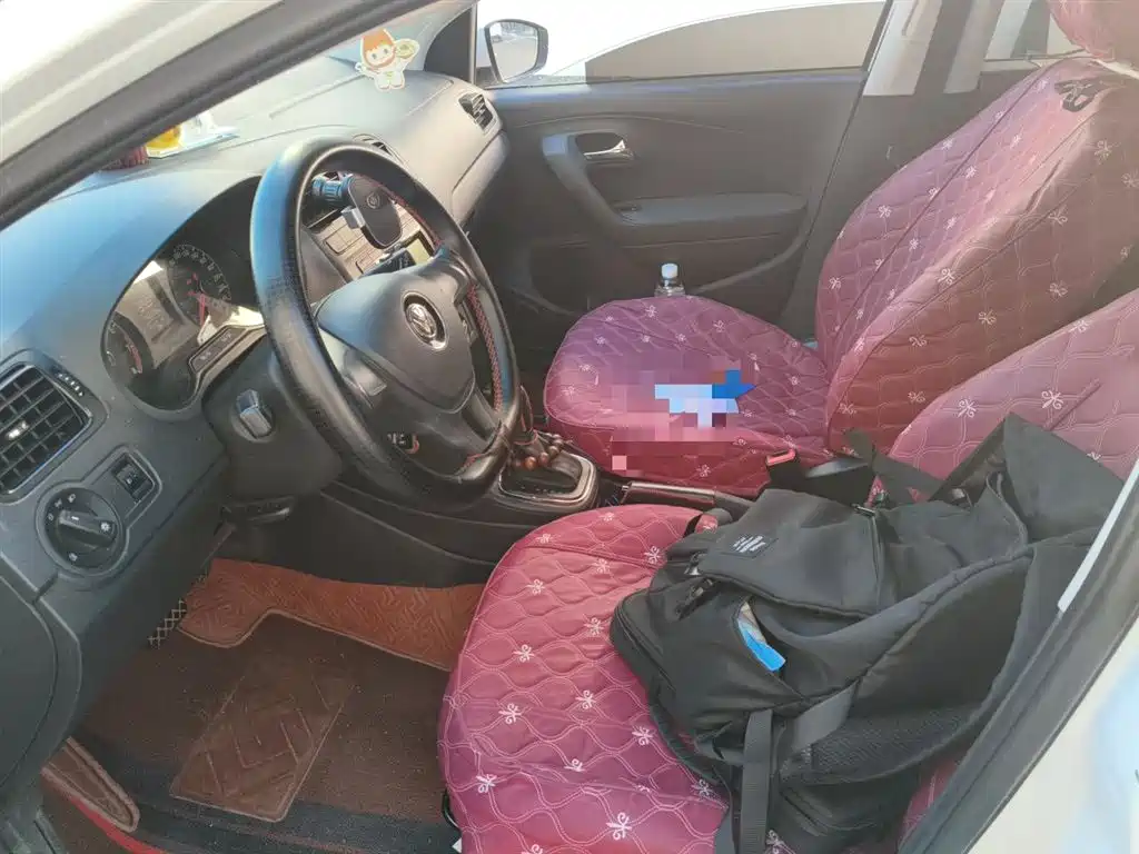 Volkswagen Polo 2016 1.4L Automatic Trend фото 11
