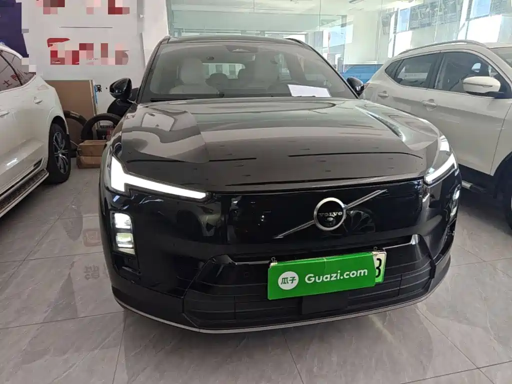 2026 Volvo XC70 Plug-in Hybrid