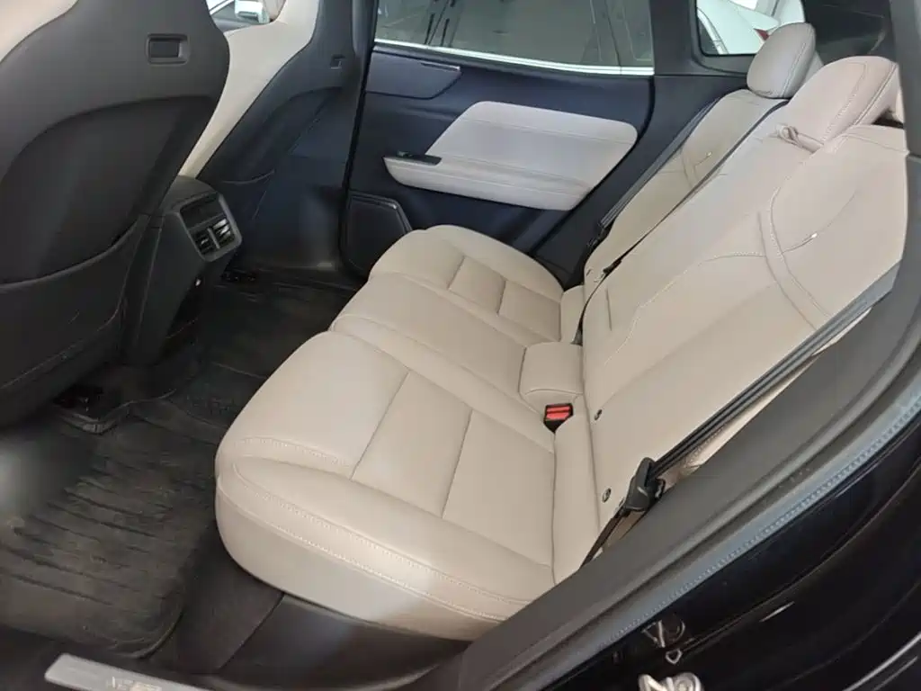 Photo 17 - Volvo XC70 Plug-in Hybrid