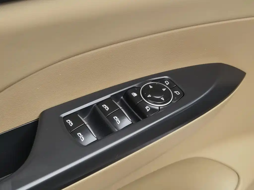 Buick GL8, миниатюра 9