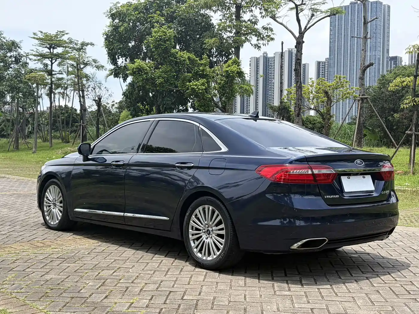 Фото 7 - Ford Taurus