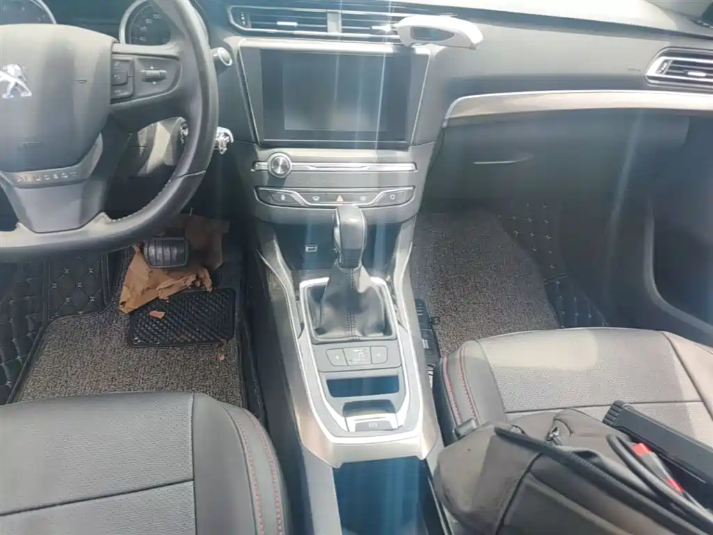 Peugeot 408 2014 1.8L Automatic Luxury Edition фото 14