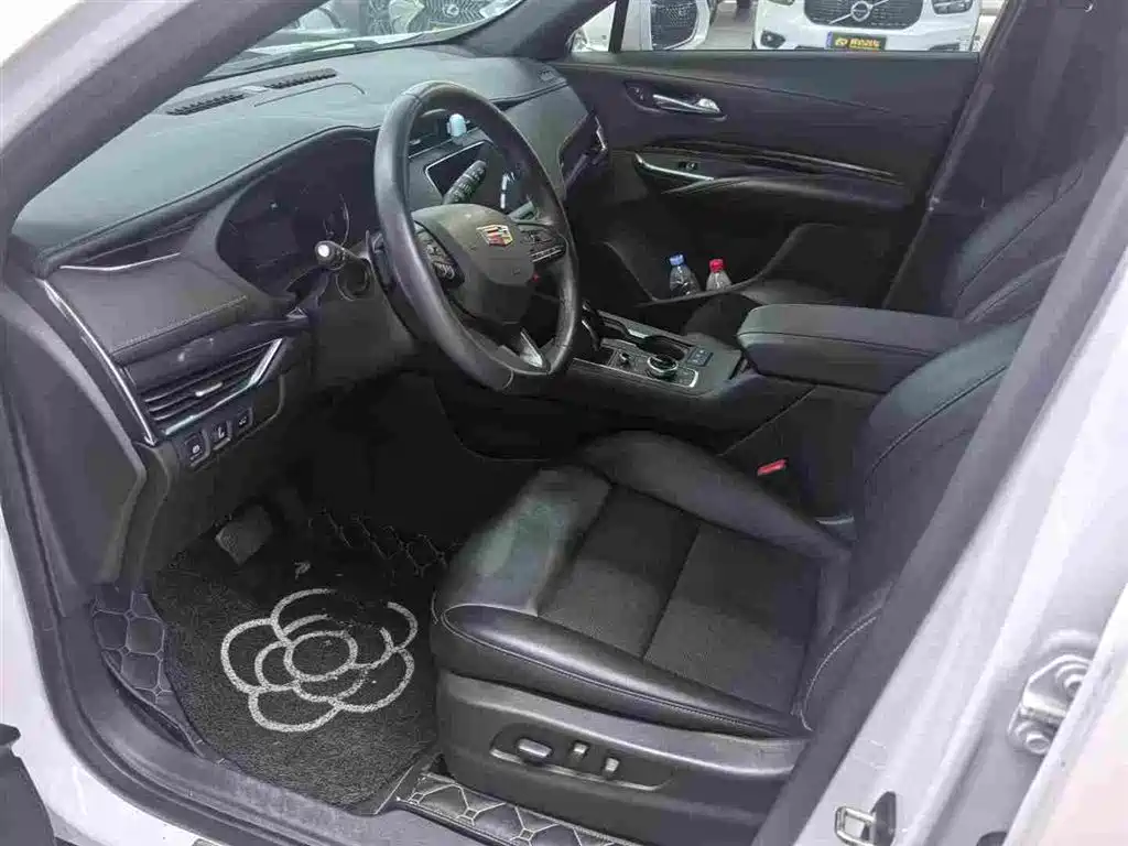 Cadillac XT4 2022 28T FWD Style фото 2