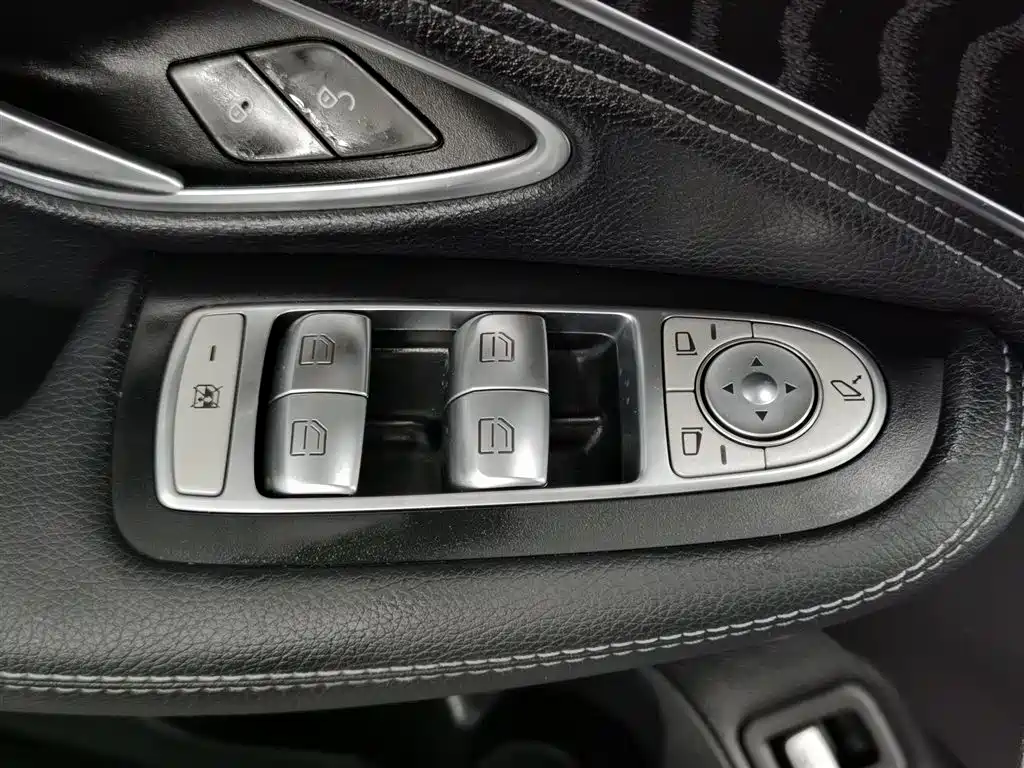 Mercedes-Benz C-Class 2017 C 180 L Sport фото 9