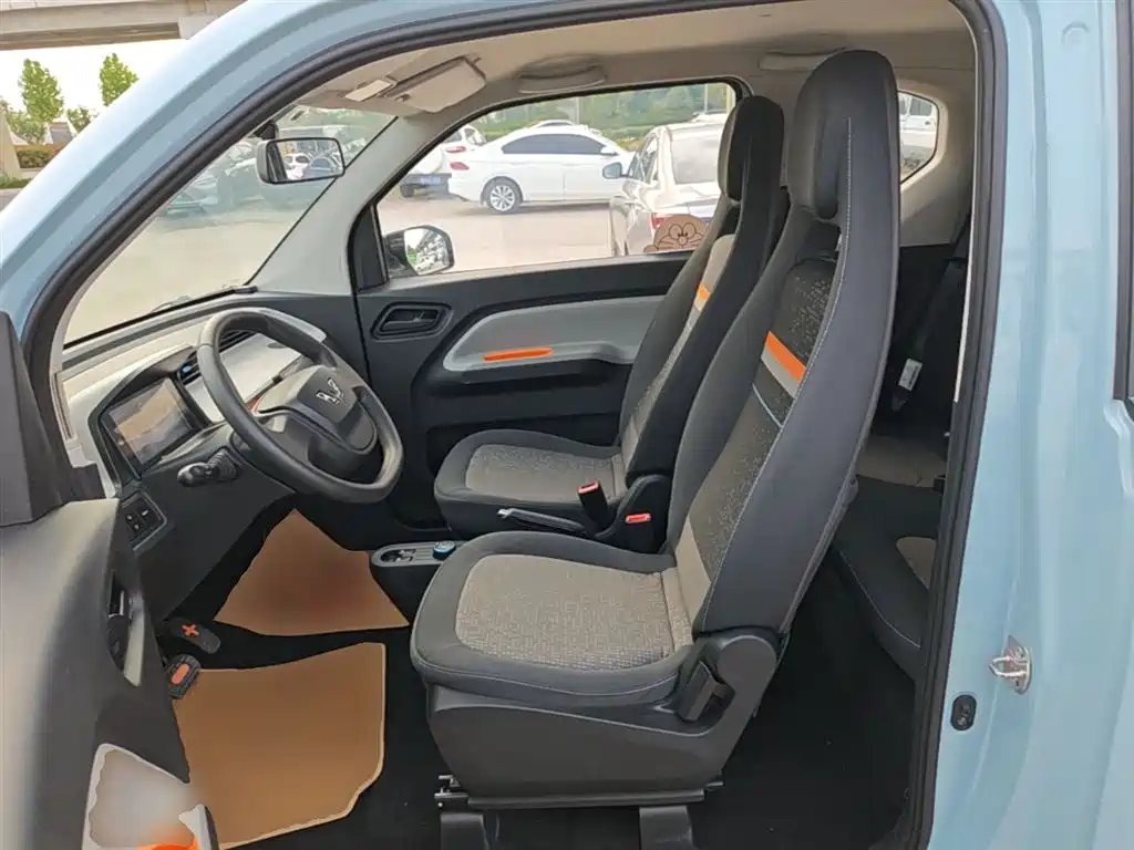WULING AUTOMOBILE HONGGUANG MINIEV