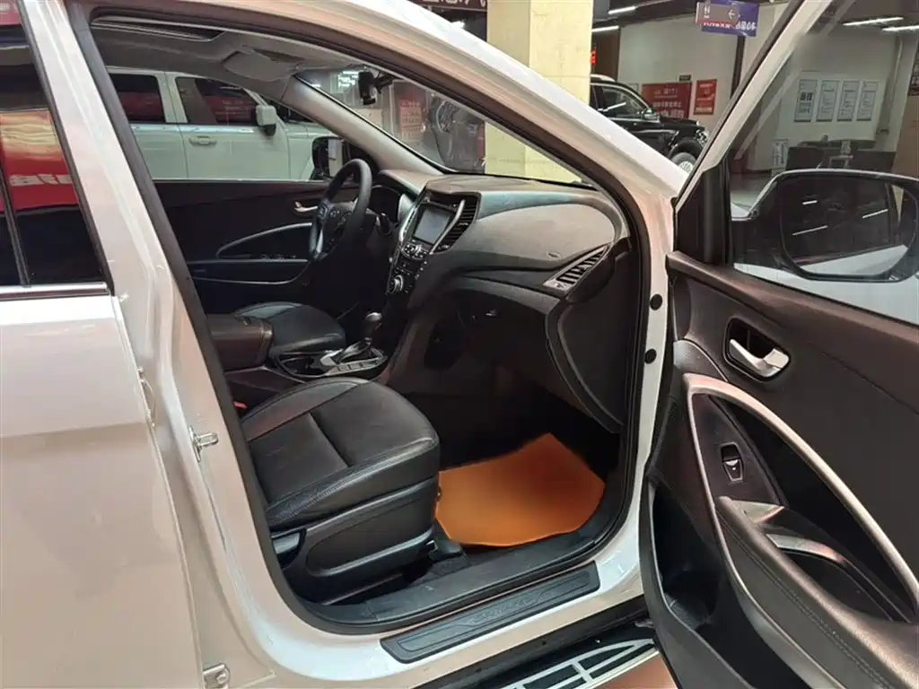 Hyundai Santa Fe 2015 2.0T Automatic 4WD Smart 7-seater фото 21