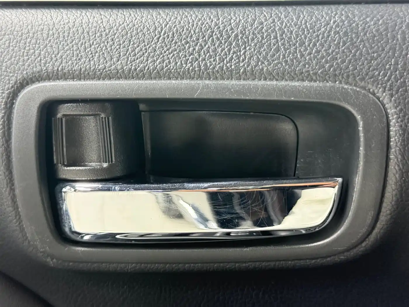 Mitsubishi Outlander 2021 Facelift 2.0L 2WD Premium Edition 5-Seater фото 14