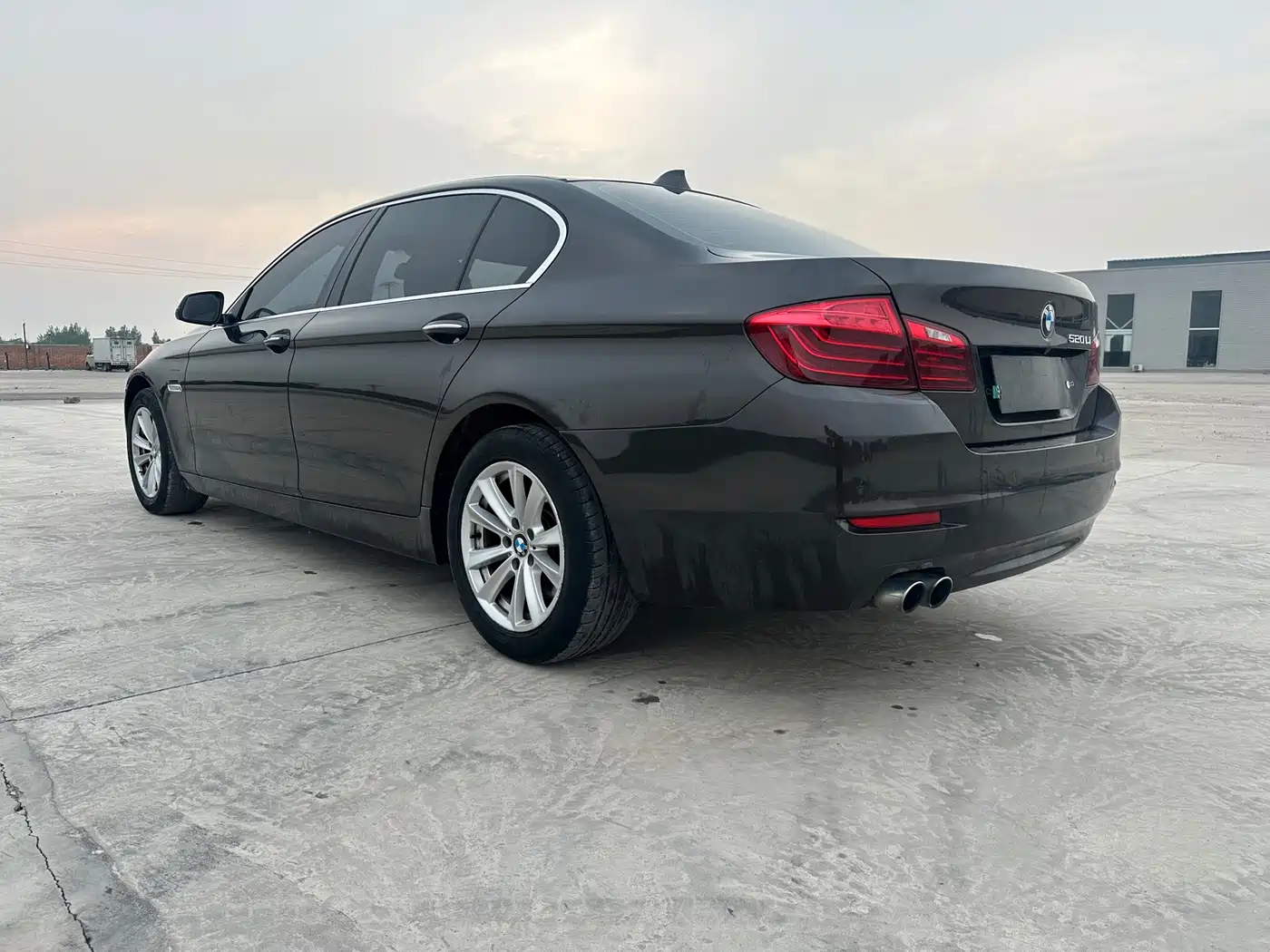 BMW 5 Series 2017 520Li Classic Edition фото 13