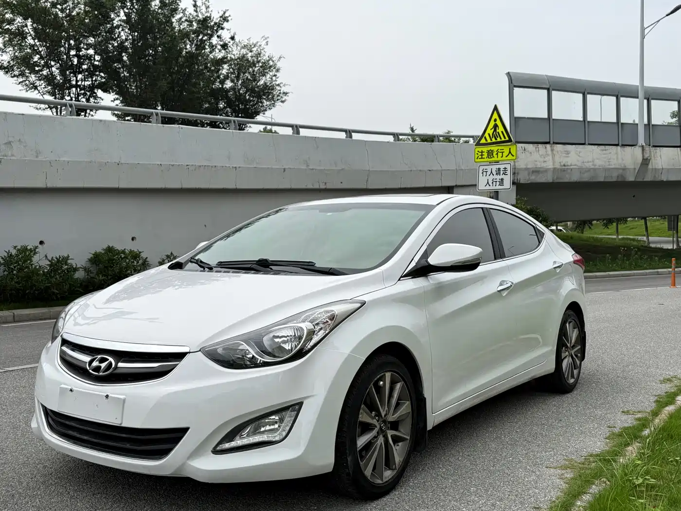 Hyundai Langdong 2015 1.6L Auto Premium