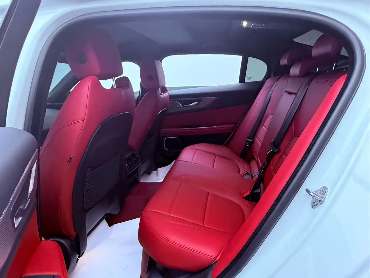 Jaguar XEL 2025 2025 2.0T 250PS R-DYNAMIC 90th Anniversary Edition