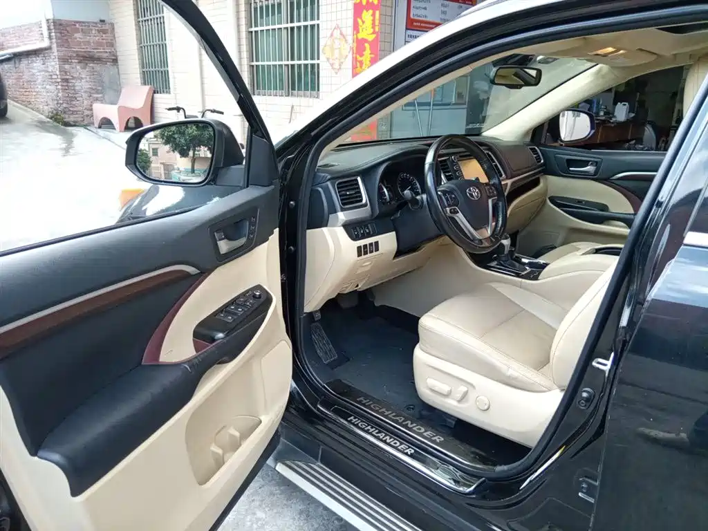 Toyota Highlander 2017 2.0T 4WD Ultimate 7-Seater фото 17