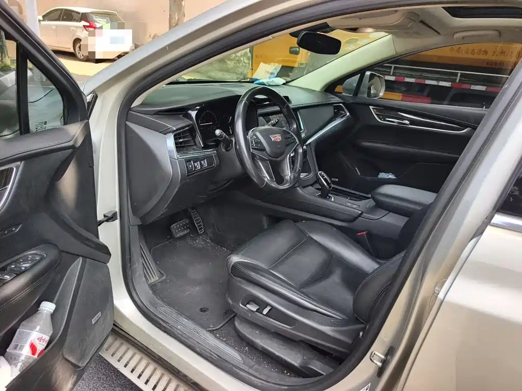 Cadillac XT5 2017 2016 25T Luxury Model