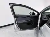 Фото 7 - Chevrolet Cruze