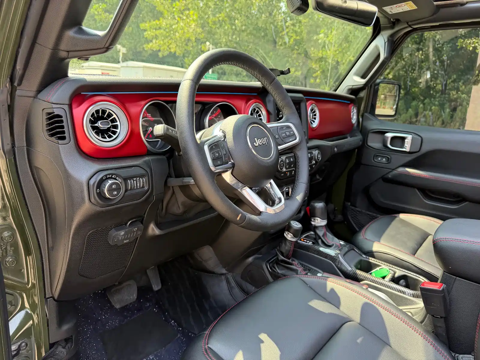 Photo 19 - Jeep Wrangler