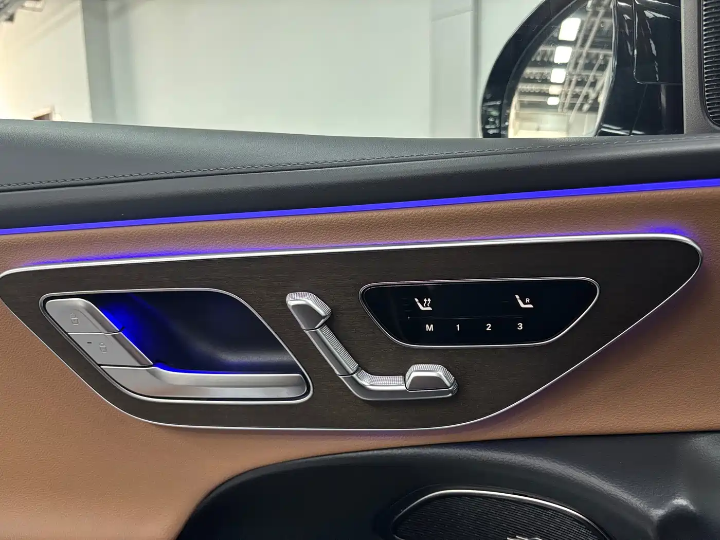 Mercedes-Benz E-Class New Energy 2024 E 350 e L Plug-in Hybrid Sedan фото 10