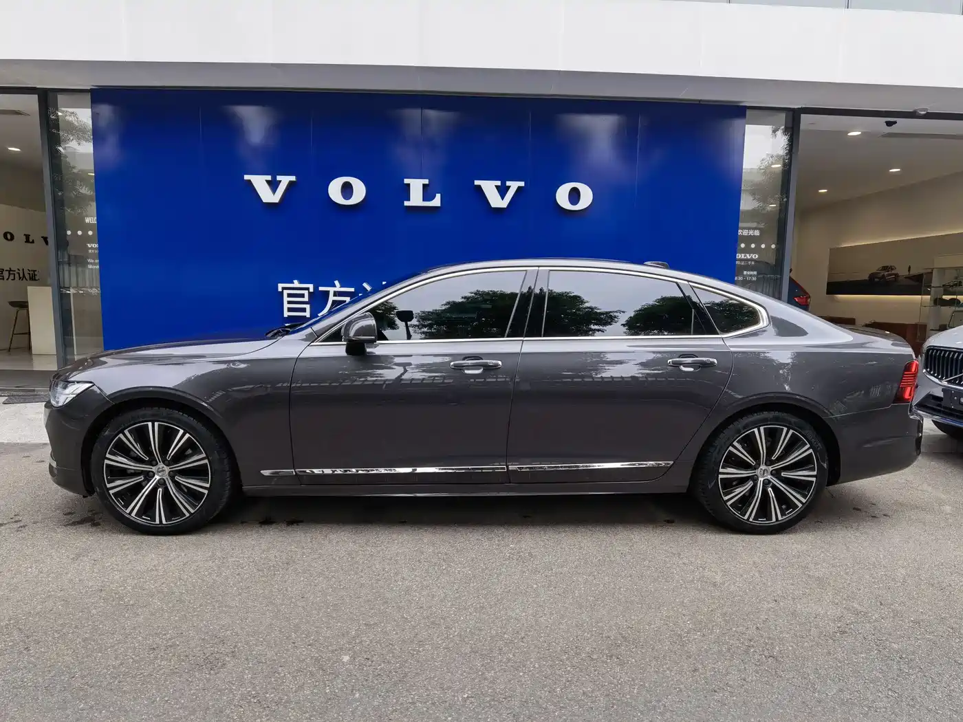 Фото 3 - Volvo S90