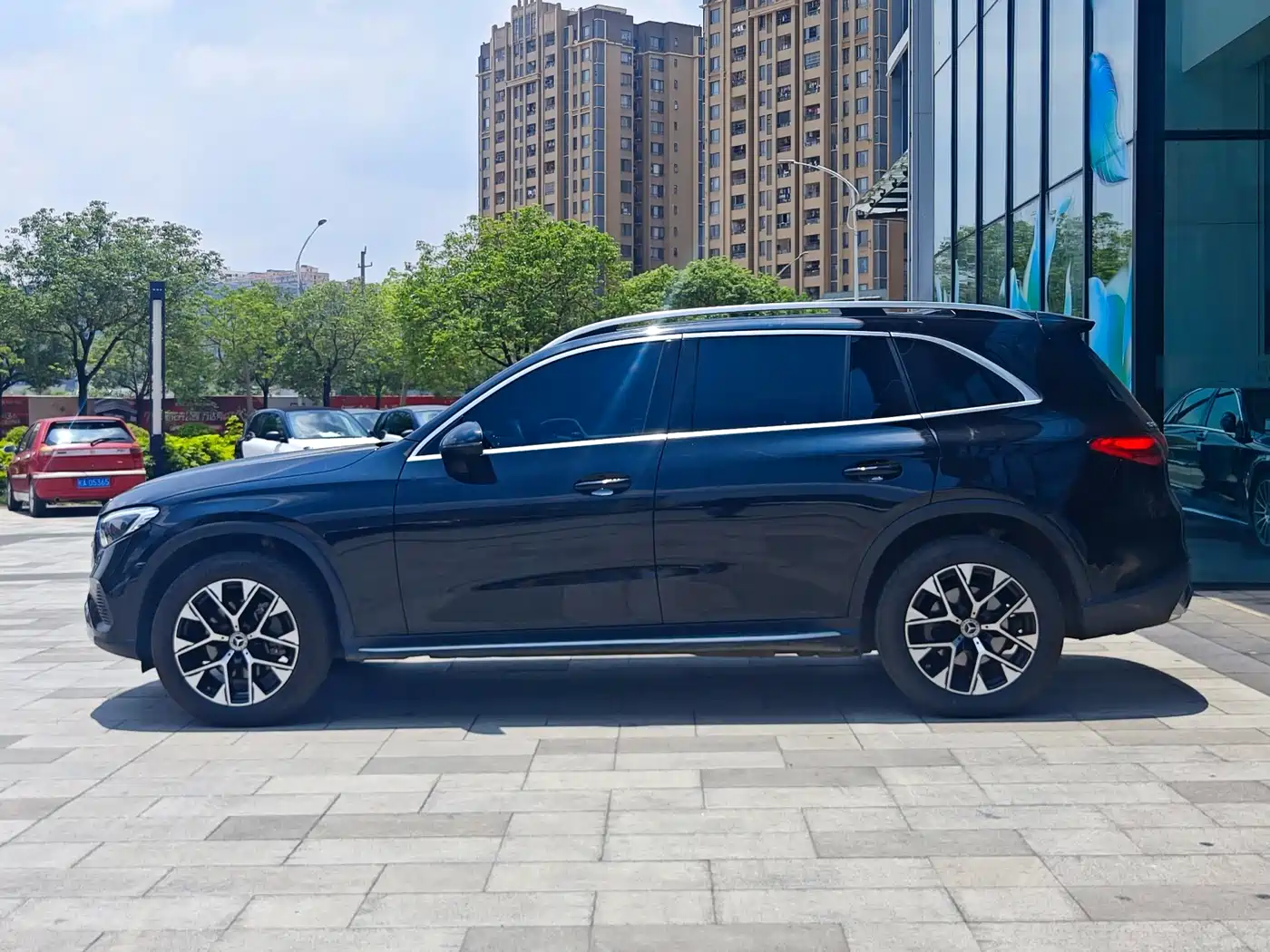Mercedes-Benz GLC 2024 GLC 260 L 4MATIC Dynamic 5-seater фото 7