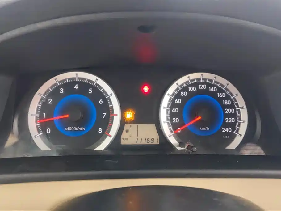 Toyota Corolla 2013 1.6L Manual Luxury Edition фото 14