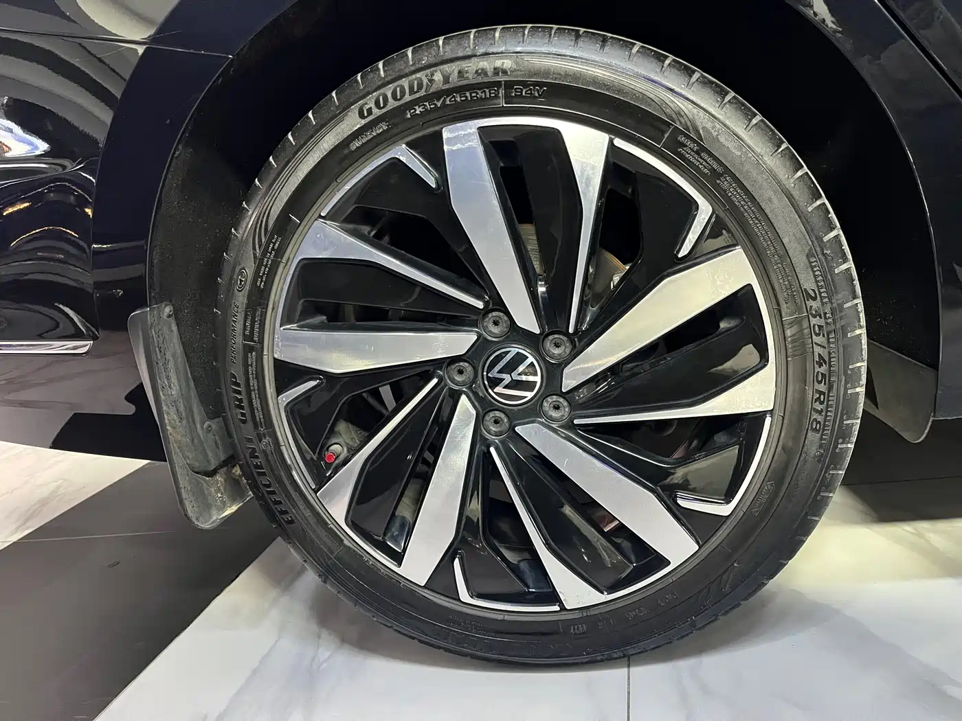Volkswagen Passat 2022 330TSI Elite Edition фото 28