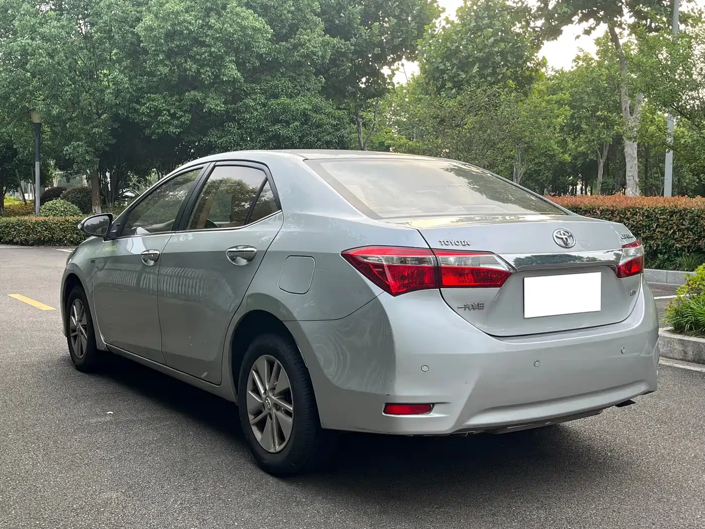 Toyota Corolla 2014 1.6L CVT GL фото 9