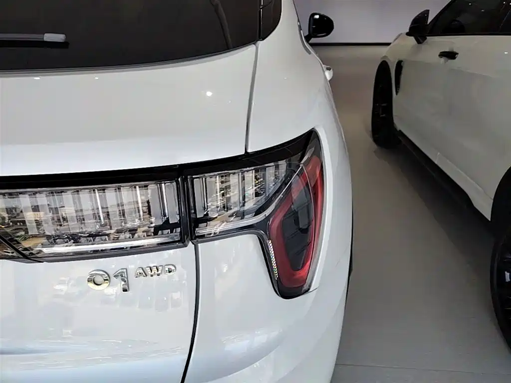 Lynk & Co 01 2021 2.0TD AWD Halo Sport фото 8