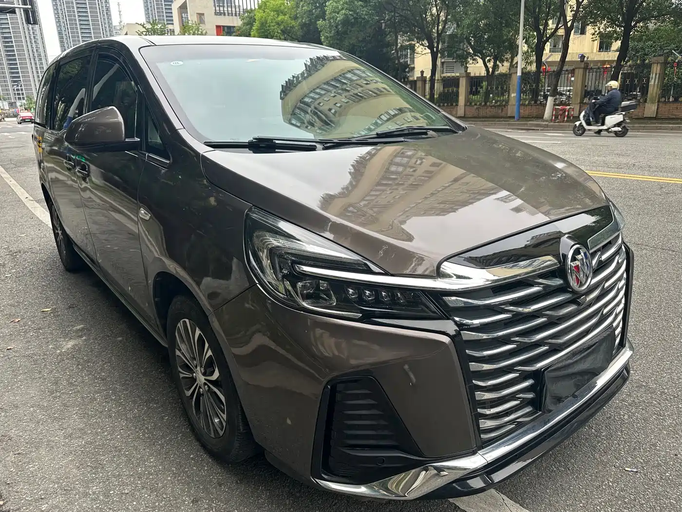 Buick GL8 2022 Land Business Class 652T Luxury фото 3