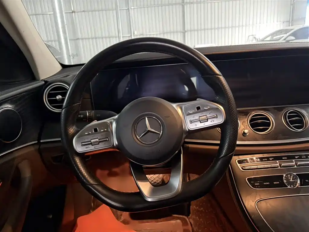 Mercedes-Benz E-Class 2019 E 200 L Sport фото 15