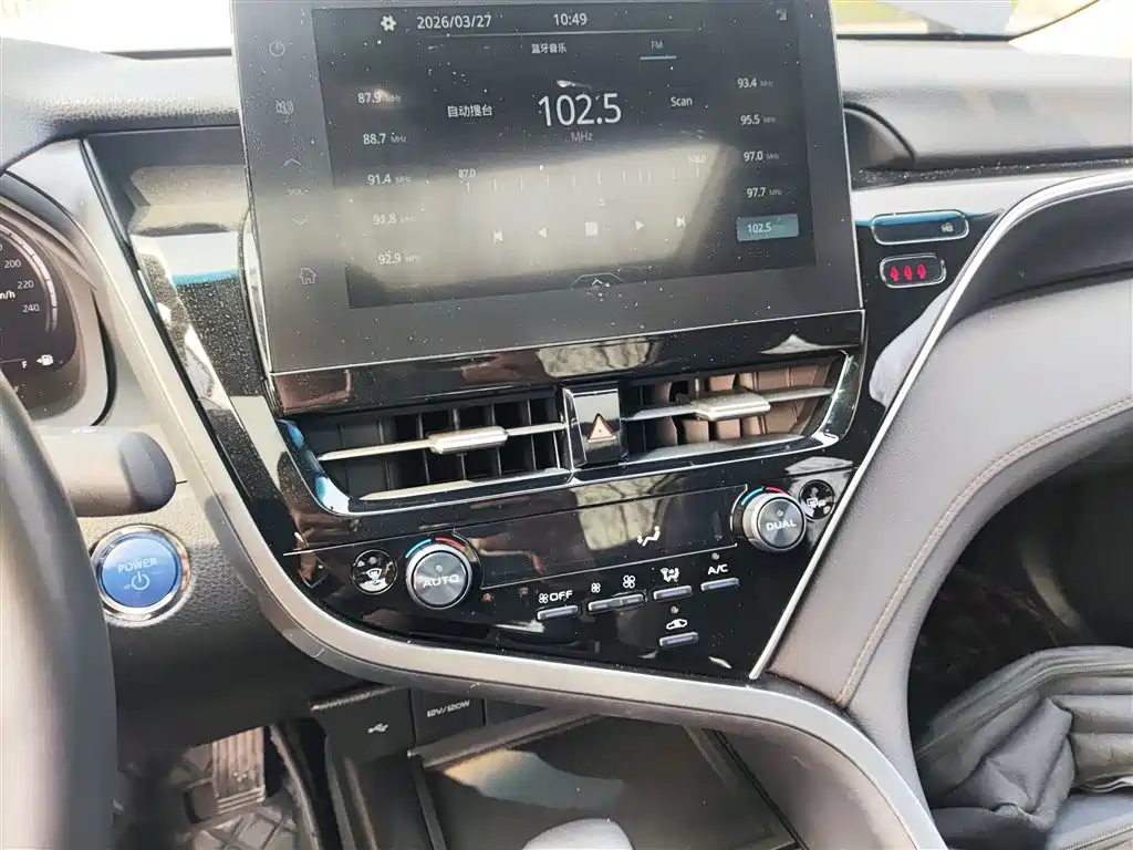 Toyota Camry 2021 Hybrid 2.5HG Luxury Edition фото 9