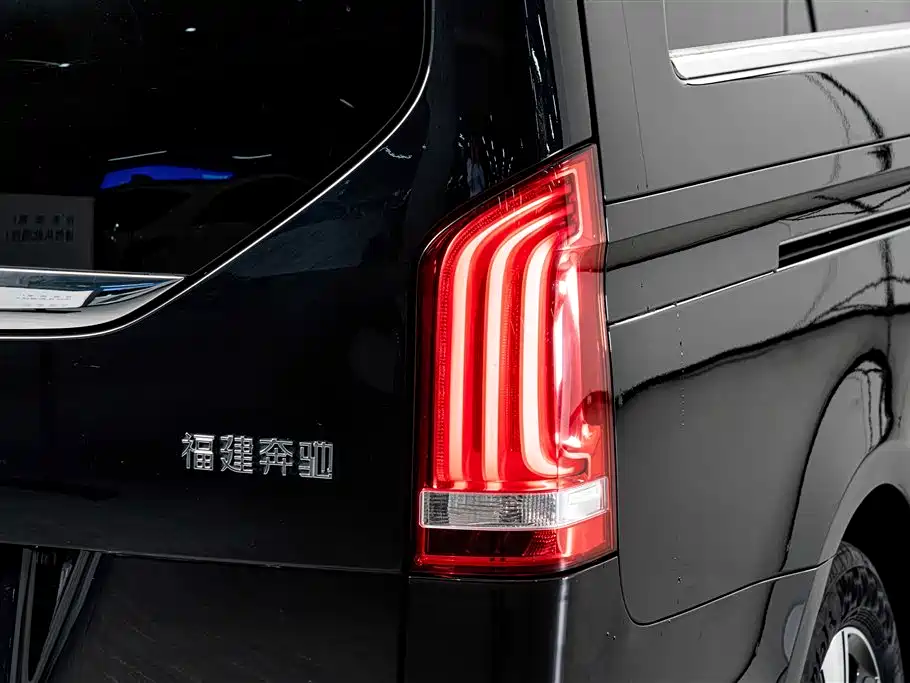 Mercedes-Benz V-Class 2022 V 260 L Long Wheelbase Prestige Edition фото 8
