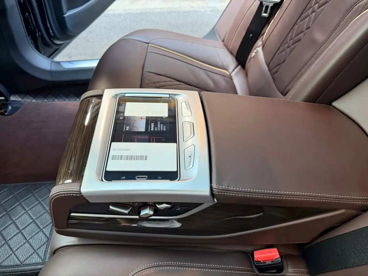 BMW 7 Series, миниатюра 18