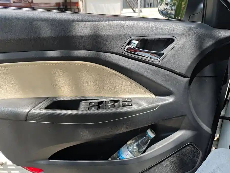 Changan Yuexiang V7 2017 2016 1.6L Manual Le Dong (China IV)