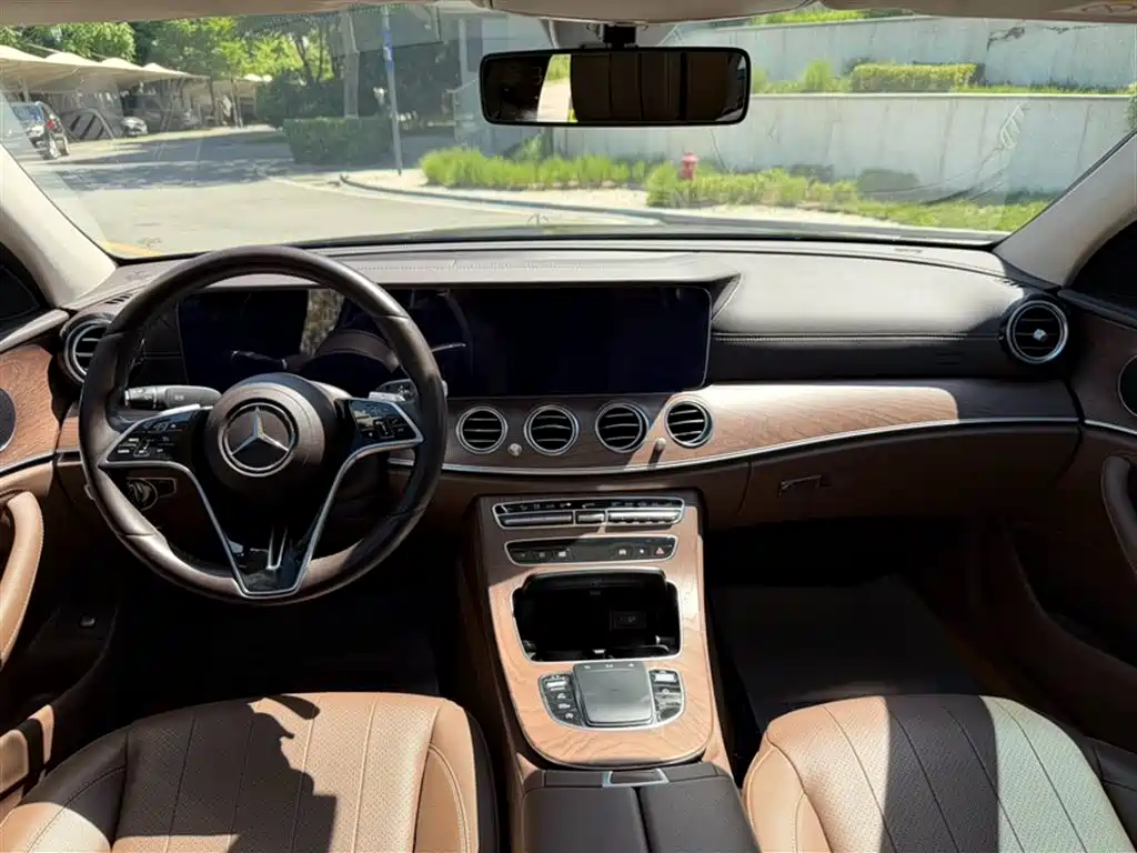 Mercedes-Benz E-Class 2023 E 300 L Fashion фото 16