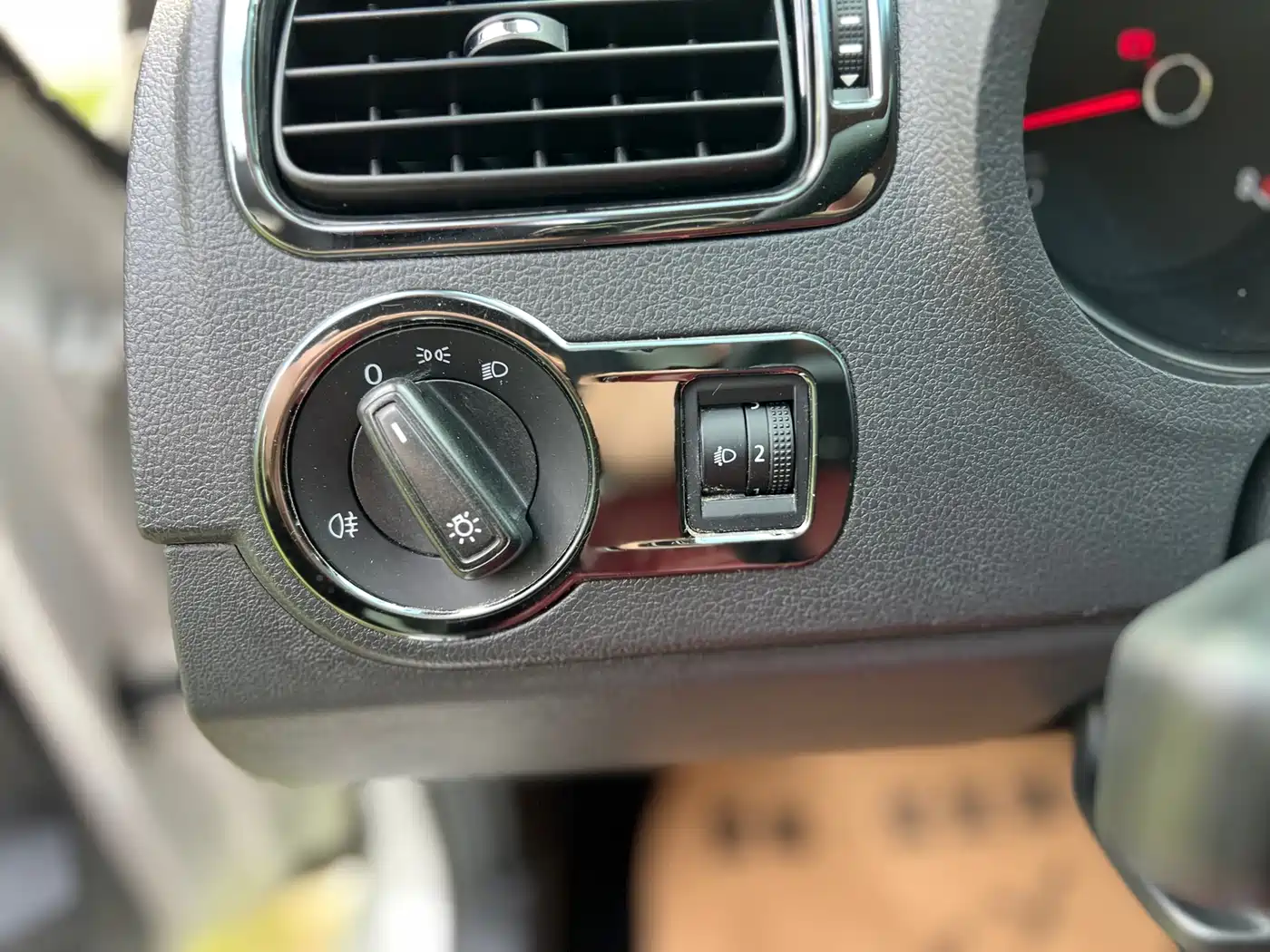 Volkswagen Polo 2018 1.5L Auto Safe Drive фото 18