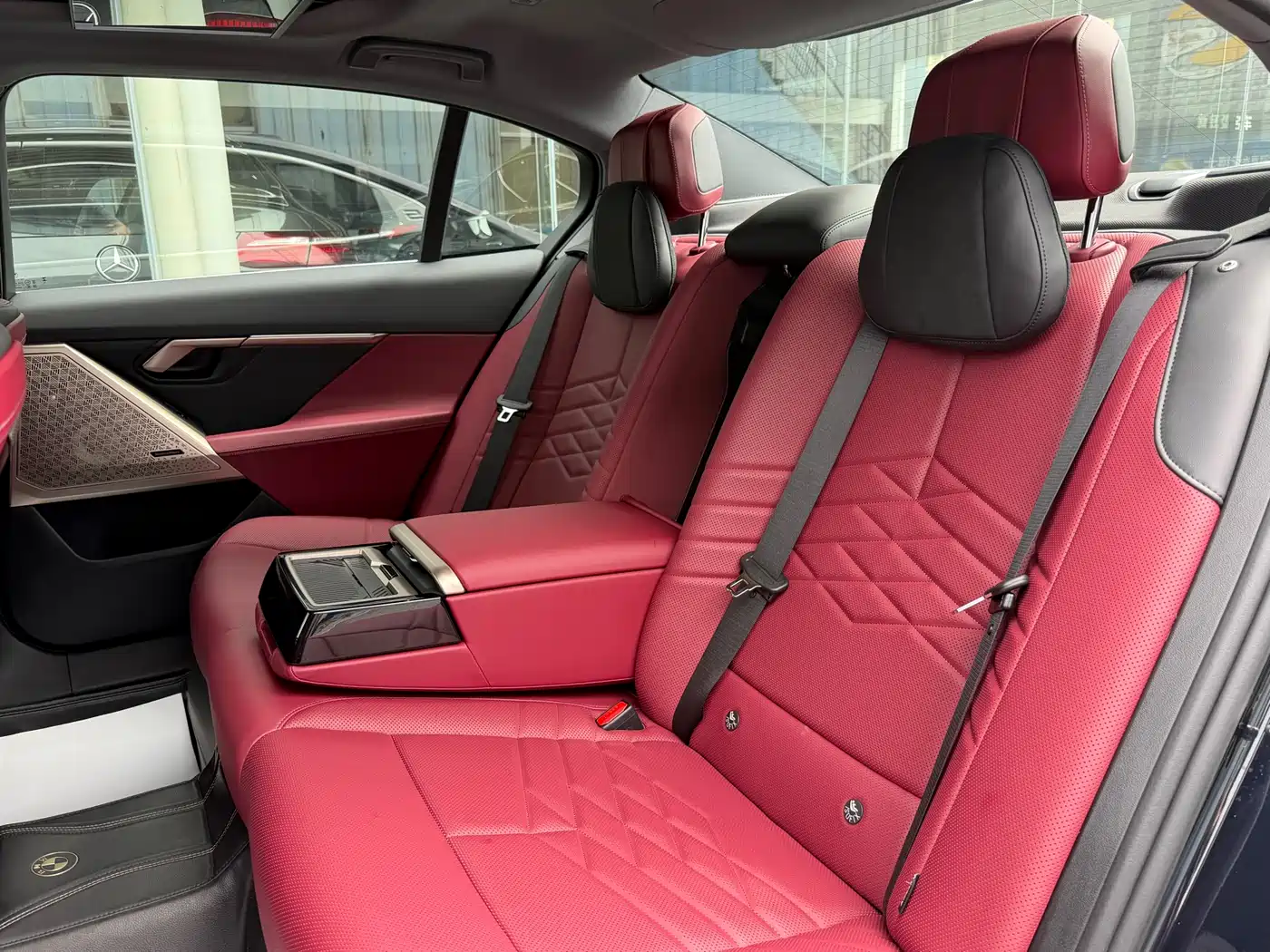 BMW 5 Series 2025 530Li Premium M Sport Package фото 15