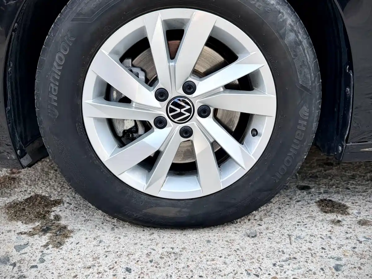 Volkswagen Passat 2022 280TSI Business Edition фото 9