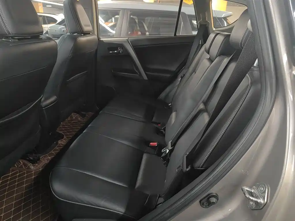 Toyota RAV4 Rongfang 2016 2.0L CVT 2WD Smart (China V) фото 13