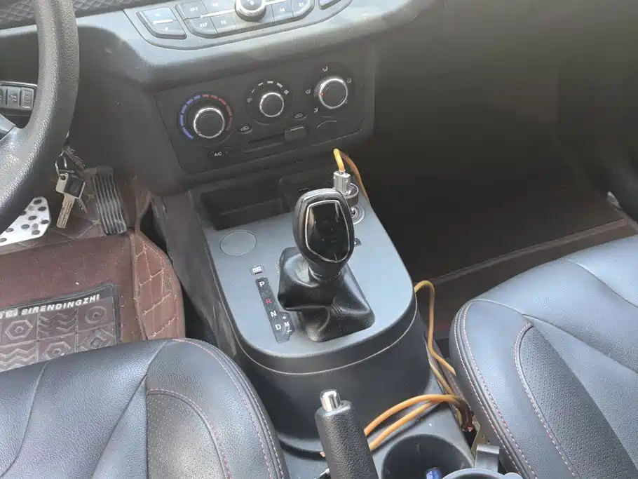 Dongfeng Fengguang Fengguang 370 2018 2017 1.5L CVT Fashion 7-Seater