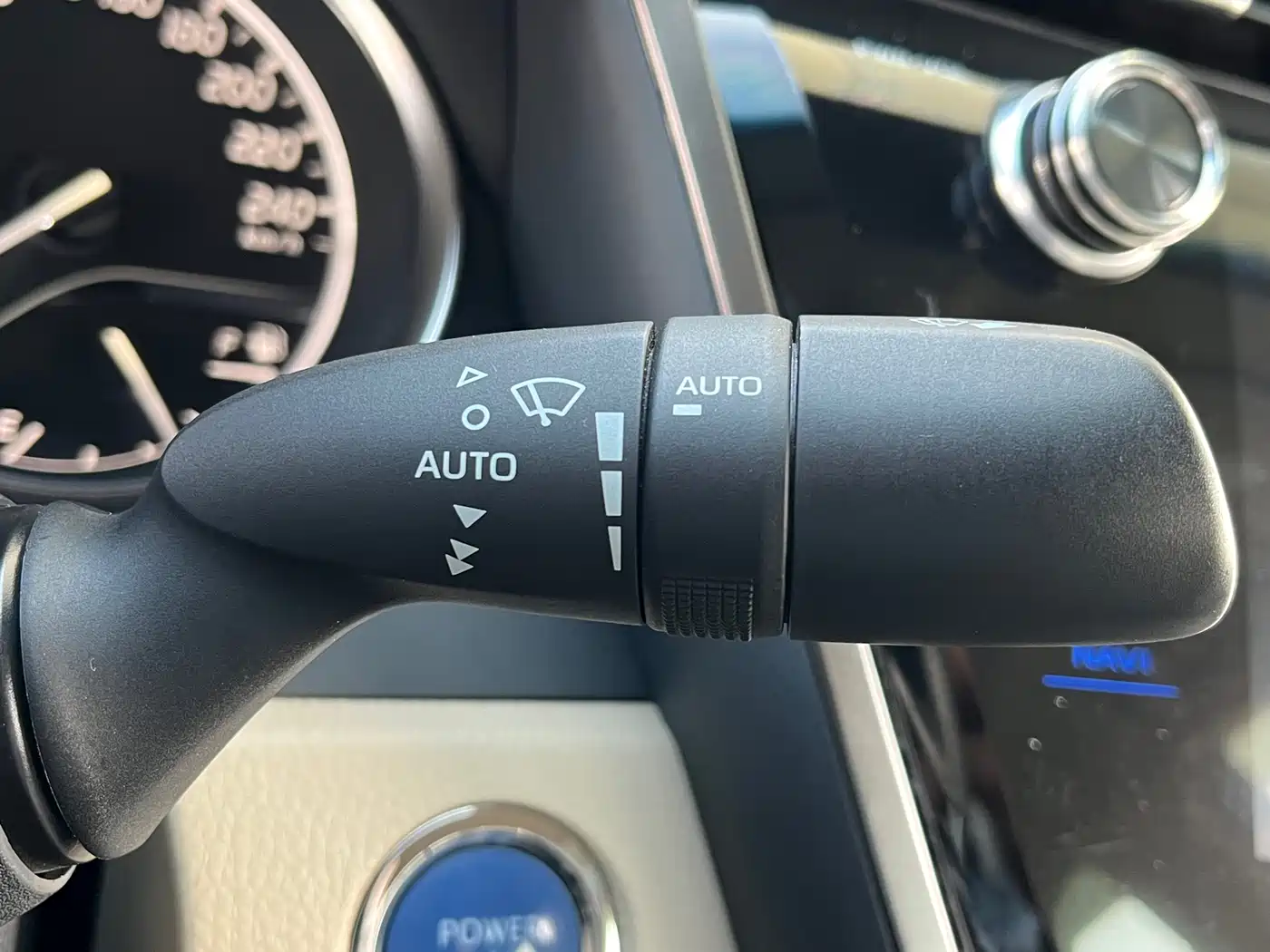Toyota Camry 2019 Hybrid 2.5HG Luxury Edition China V фото 34